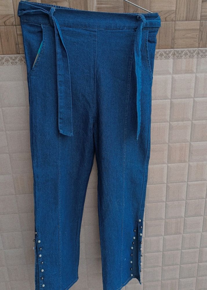 Side Cut Bootcut Jeans