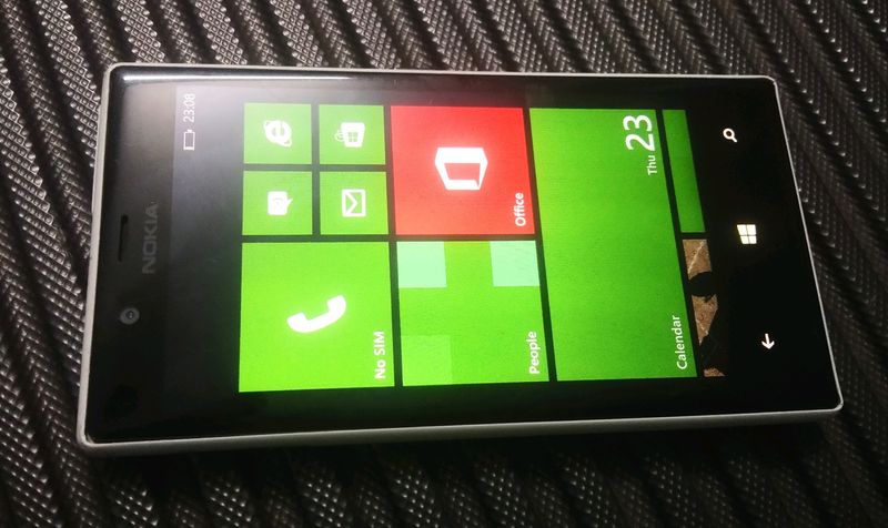 NOKIA LUMIA 720 PREMIUM WINDOWS PHONE (3G)