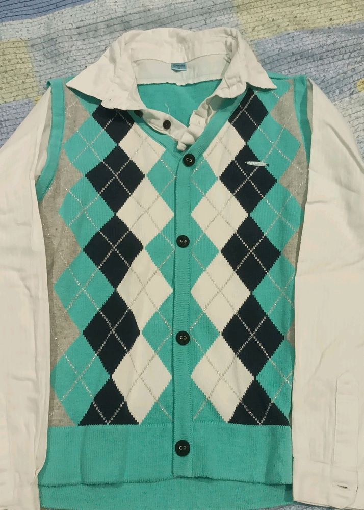 Half Sweater With Sleeves And Collar Attached