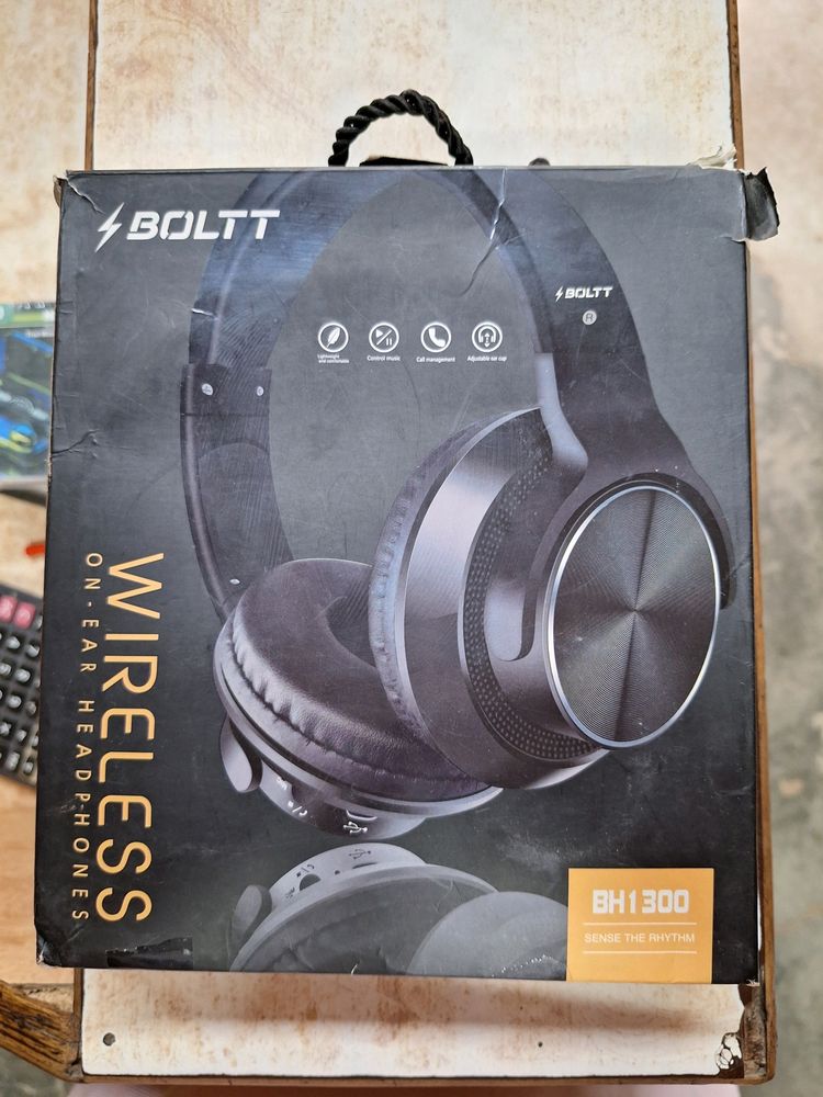 BH1300 WIRELESS ON EAR HEADPHONES