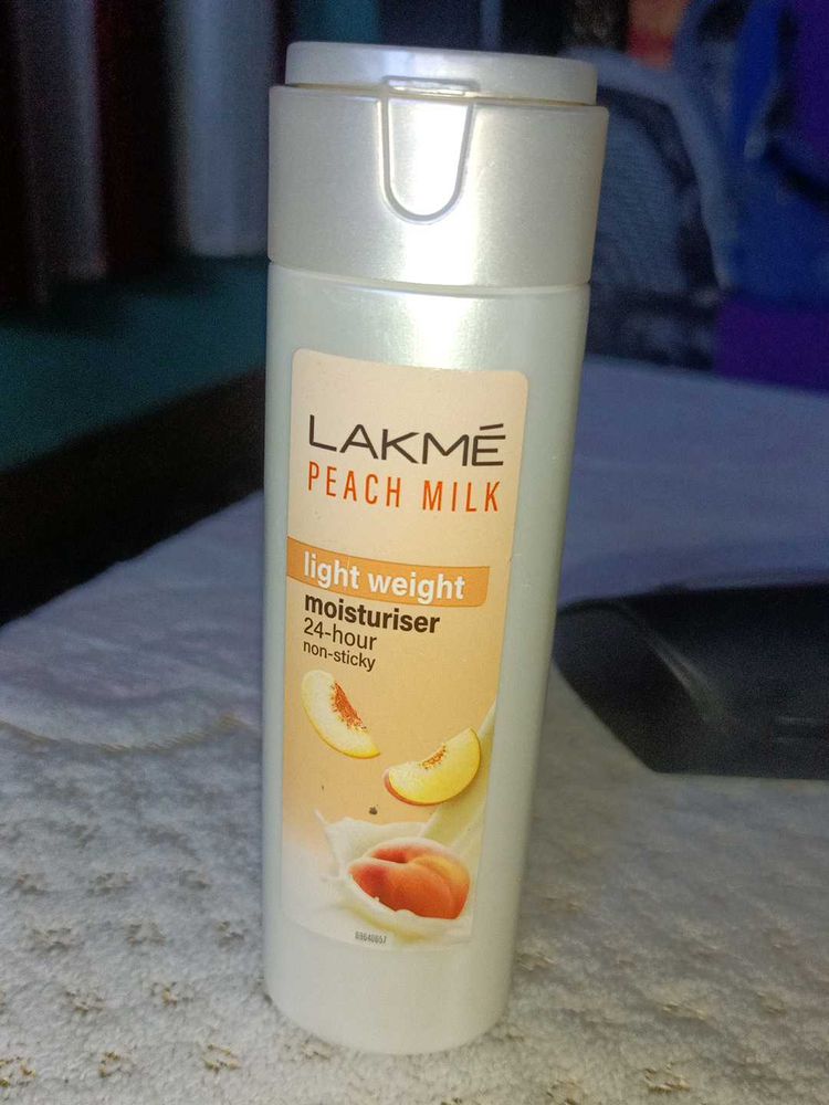 Lakme Peach Milk Light Weight Moisturizer