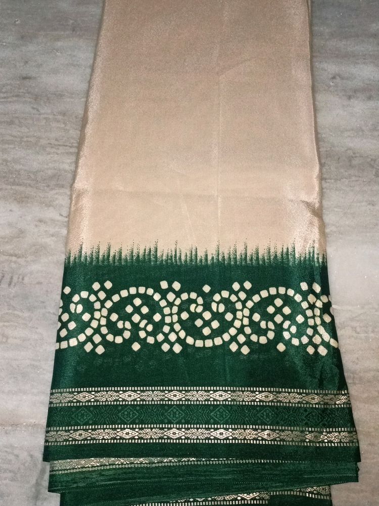 Saree With Green Border