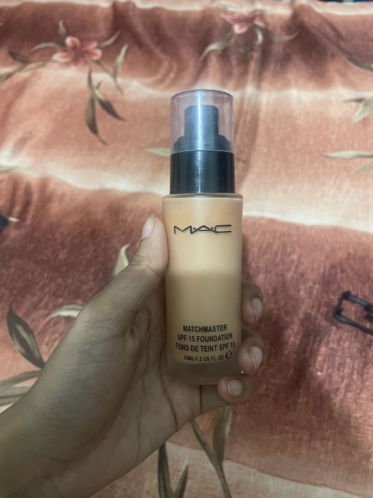 Mac Foundation With Spf 15