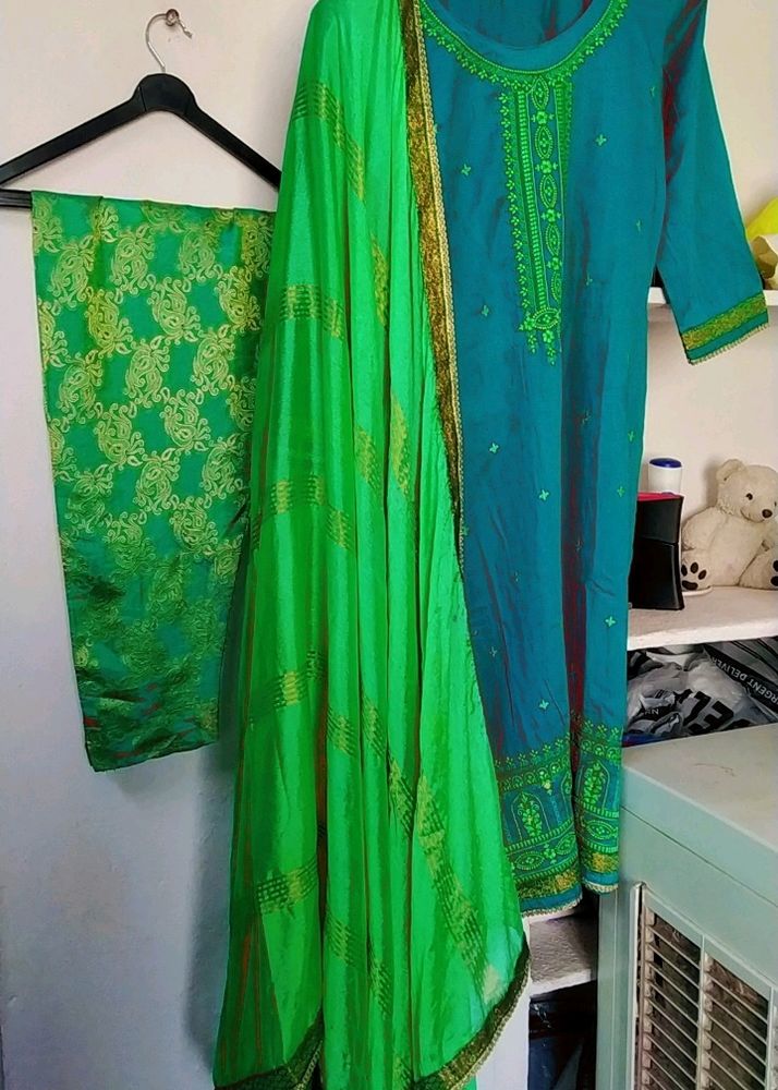 Beautiful Colourz Combination Kurti Set