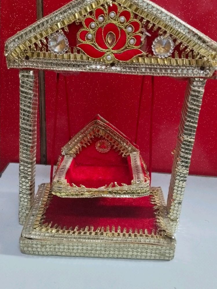 Laddu Gopal Jhulaa