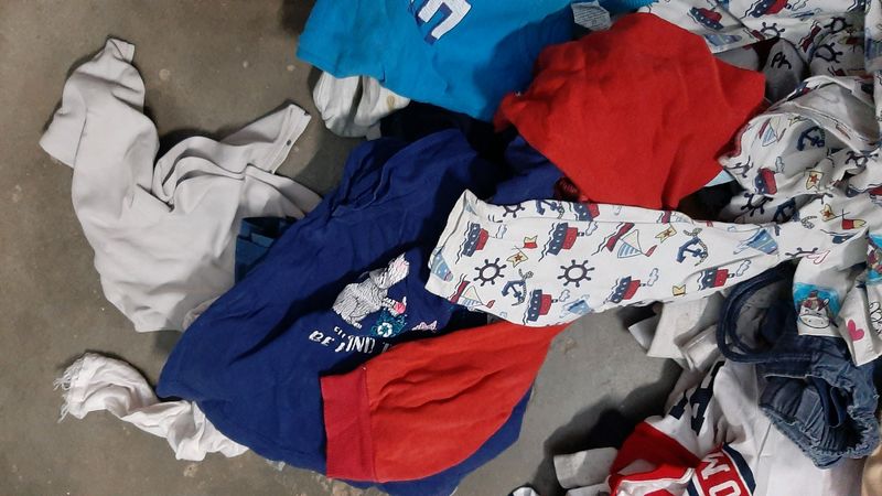 Used Kids Mix Upto 1.5 Yrs Old Cloths