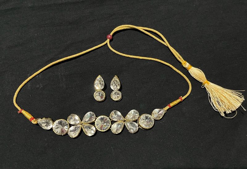 White Kundan Neck piece With Earrings