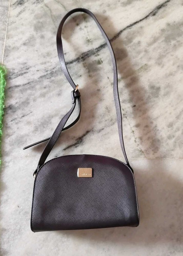 Van Heusen Sling Bag