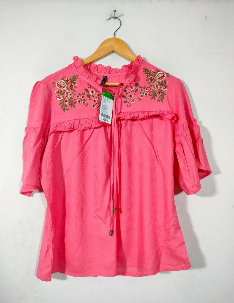 Peach Embroidery Casual Top (Women's)
