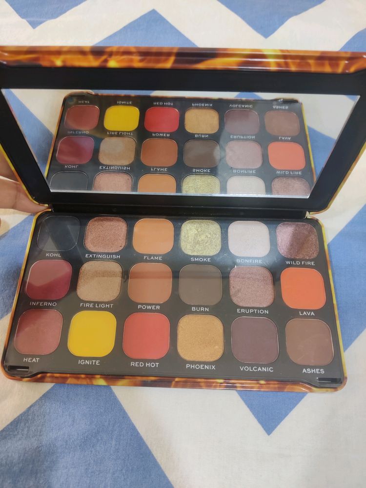 Makeup Revolution Eyeshadow Pallet Fire