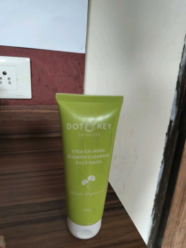 Dot And Key Facewash(Used Twice Only)