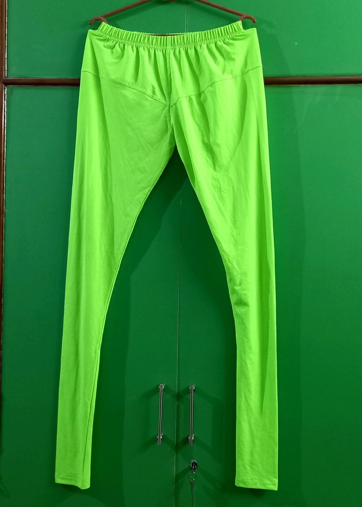 LYRA Fluorescent Green Leggings