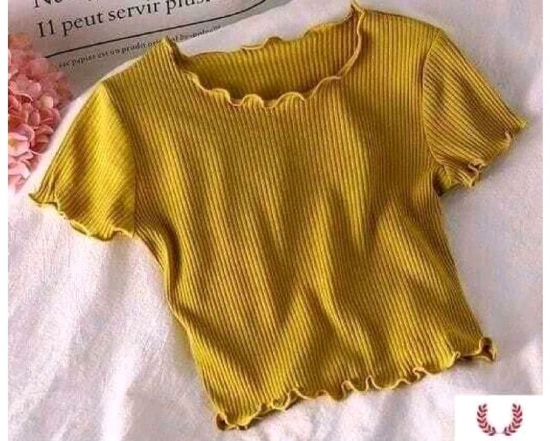 Yellow 💛 Crop Top Size M 🥀