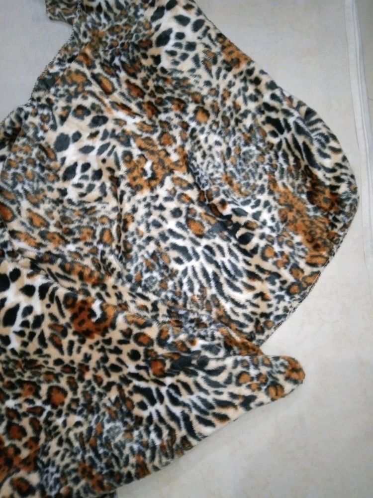 Tiger Printed Woolen Stole