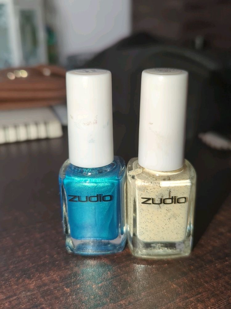 Peacock Blue And Off White Texture Nailpolish