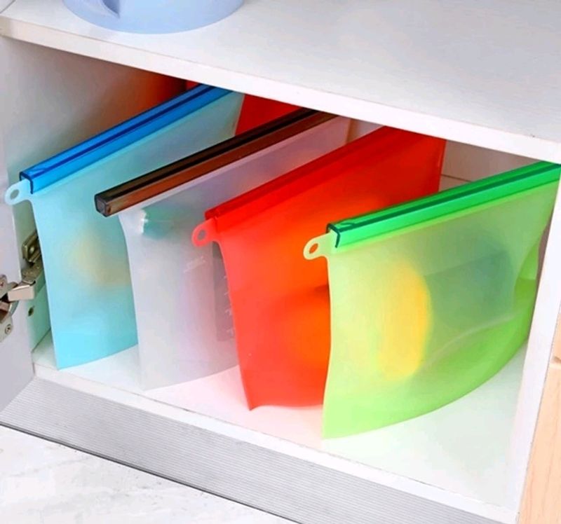 Silicone food Storage Bags Set Of 4 With lid