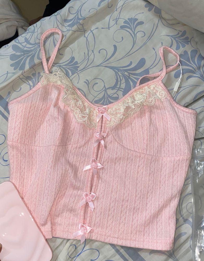 Pink lace crop top with ribbons🎀🤍