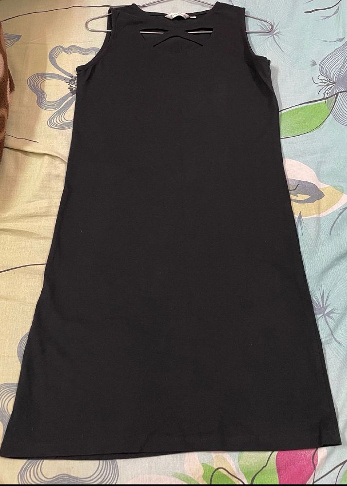 Black Short Dress With Beautiful Neck