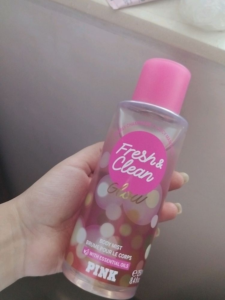 Victoria Secret Body Mist Fresh & Clean