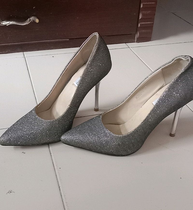 New Jimmy Choo Grey Shiny Stilettos