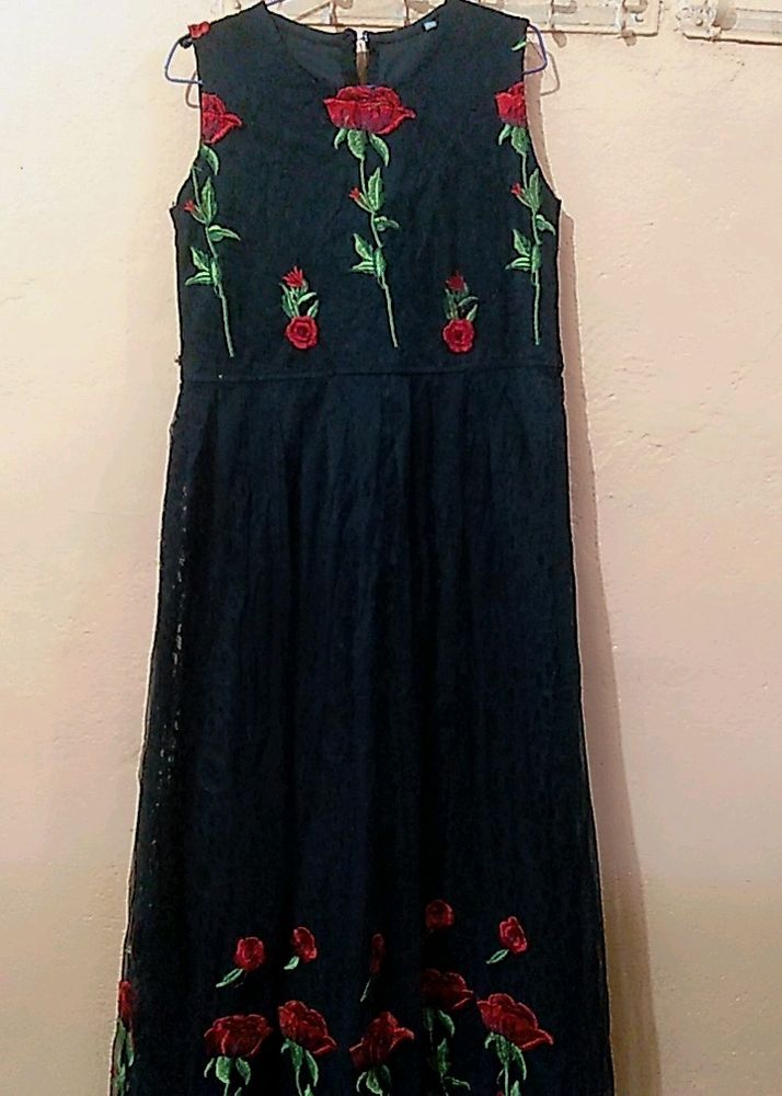 NEW STYLISH AND DESIGNER BLACK GOWN