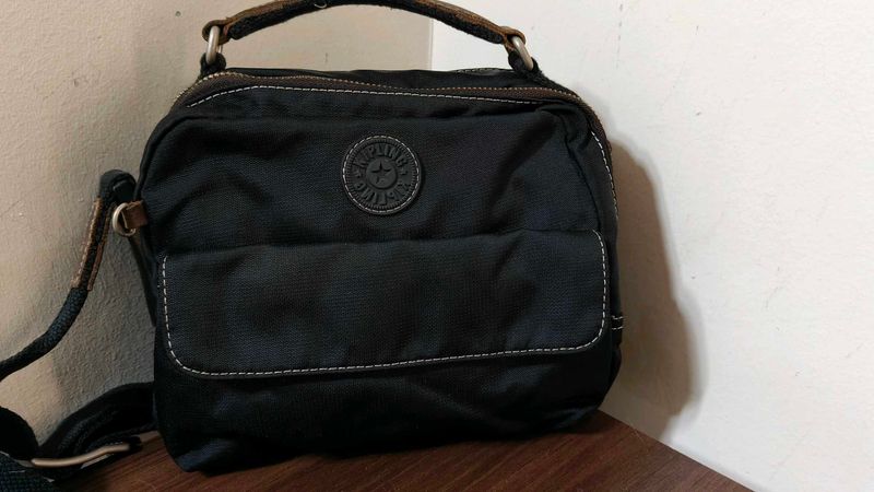 Authentic Vintage Unisex Kipling Sling