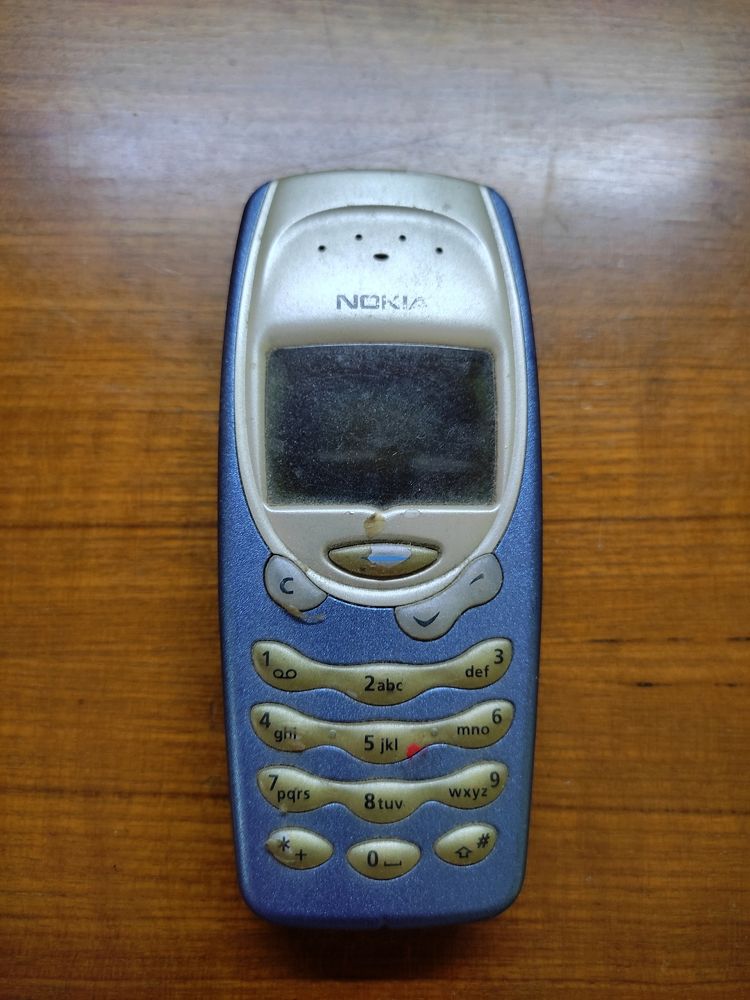 Nokia Old Model Phone.. Non Working