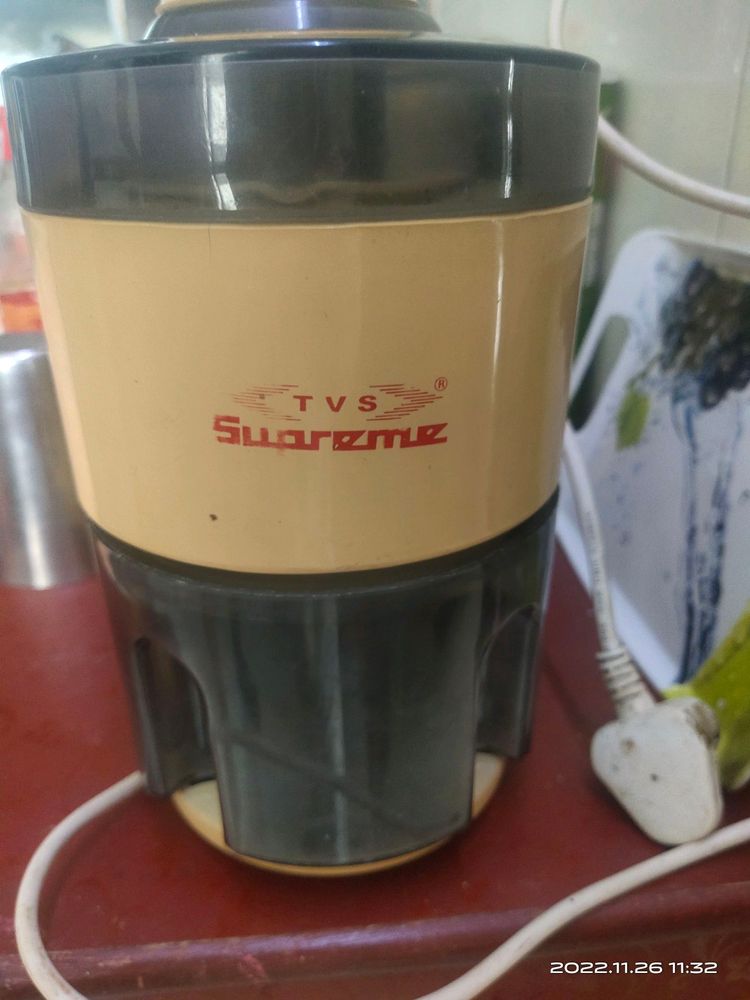 TVs supreme juicer/cutter....................