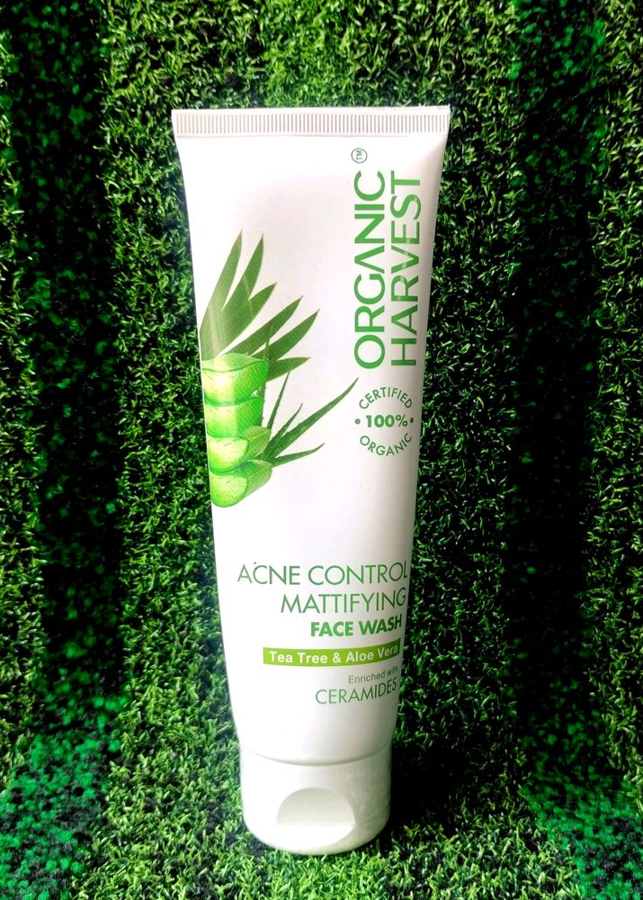 Organic Harvest ACNE CONTROL MATTIFYING FACE WASH