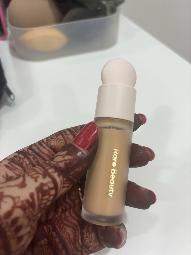 Rare Beauty Concealer- 250W