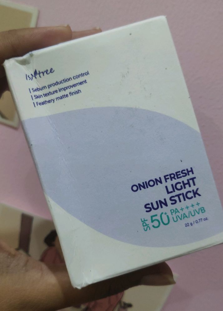 Isntree Onion Fresh Light Sunscreen