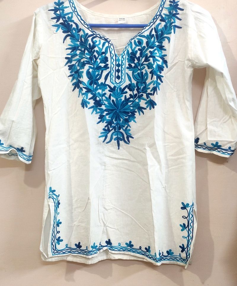 Short Chikankari Kurti