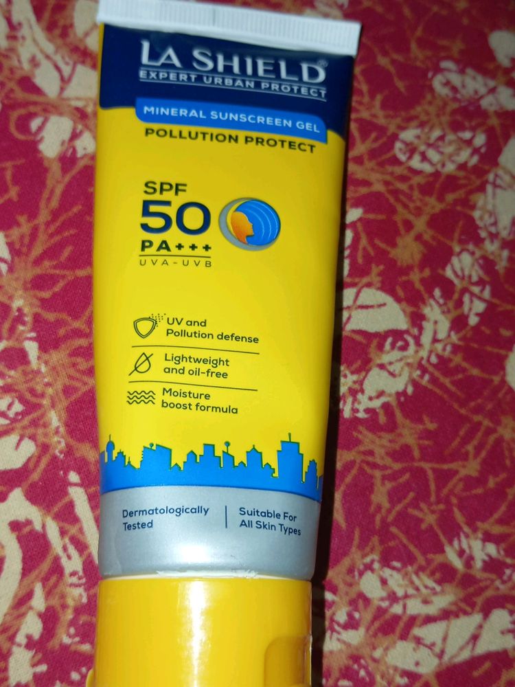 La Shield Mineral Sunscreen Protect SPF50 PA+++