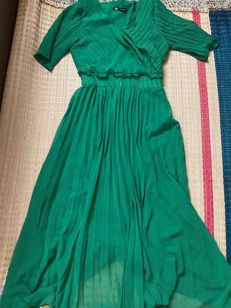 Zara Women's Dress For Grabs