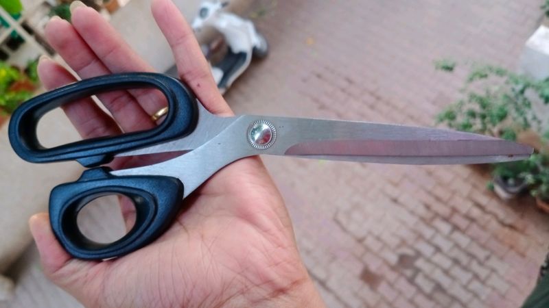 Scissor