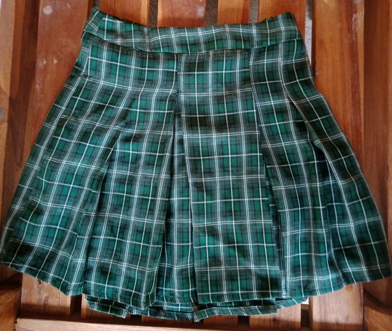 Korean Green Pleated Mini Skirt 🍥