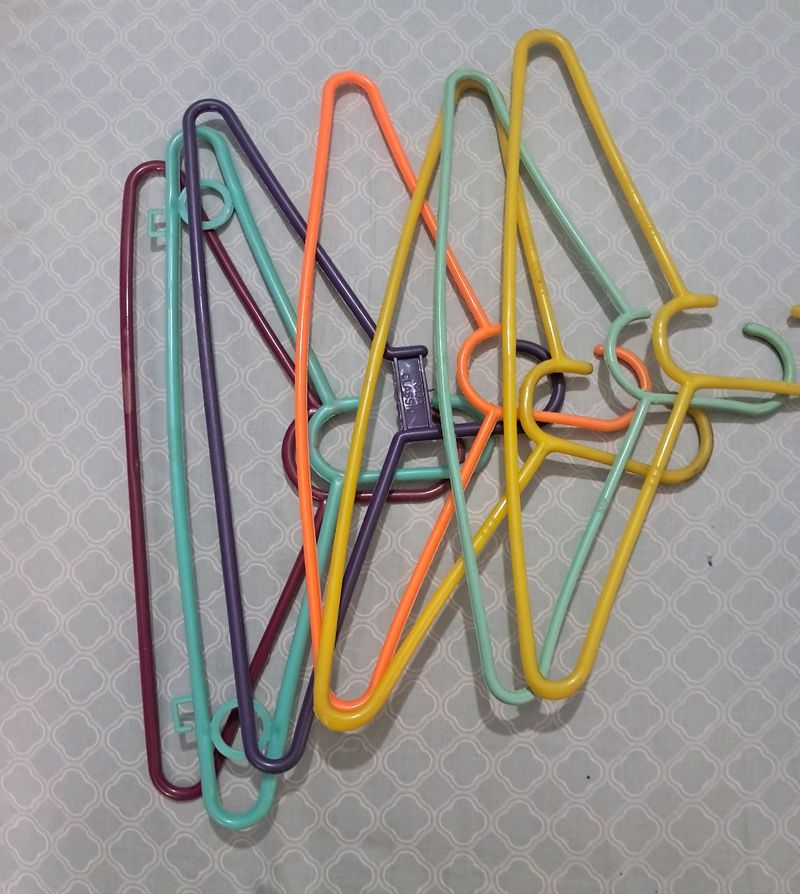 Hangers-10 Pcs