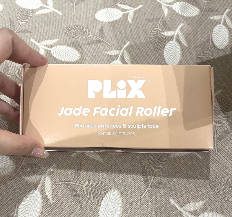 Plix Jade Face Roller