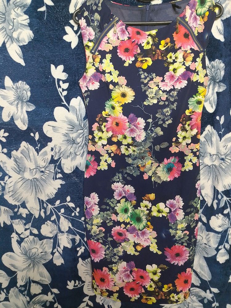 Blue Flower Printed.Bodykon Dress ..