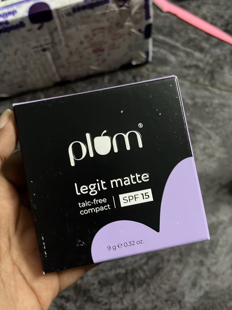 Plum Compact Legit Matte SPF 15