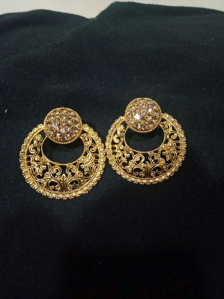 earings golden round