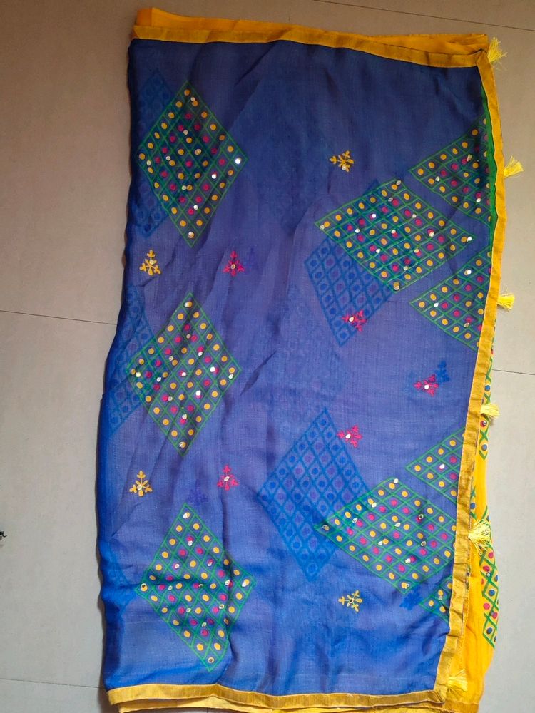 Saree Like New Used One's With Falls And Zigzag