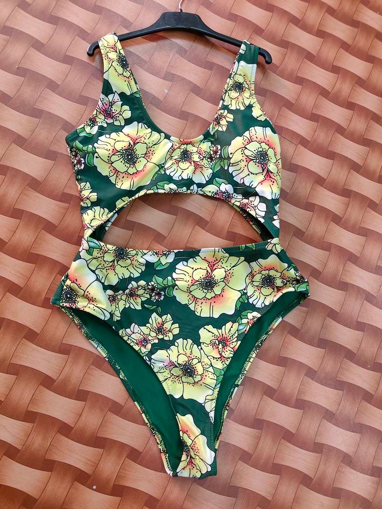 Beautiful Printed Swimwear For Beauties