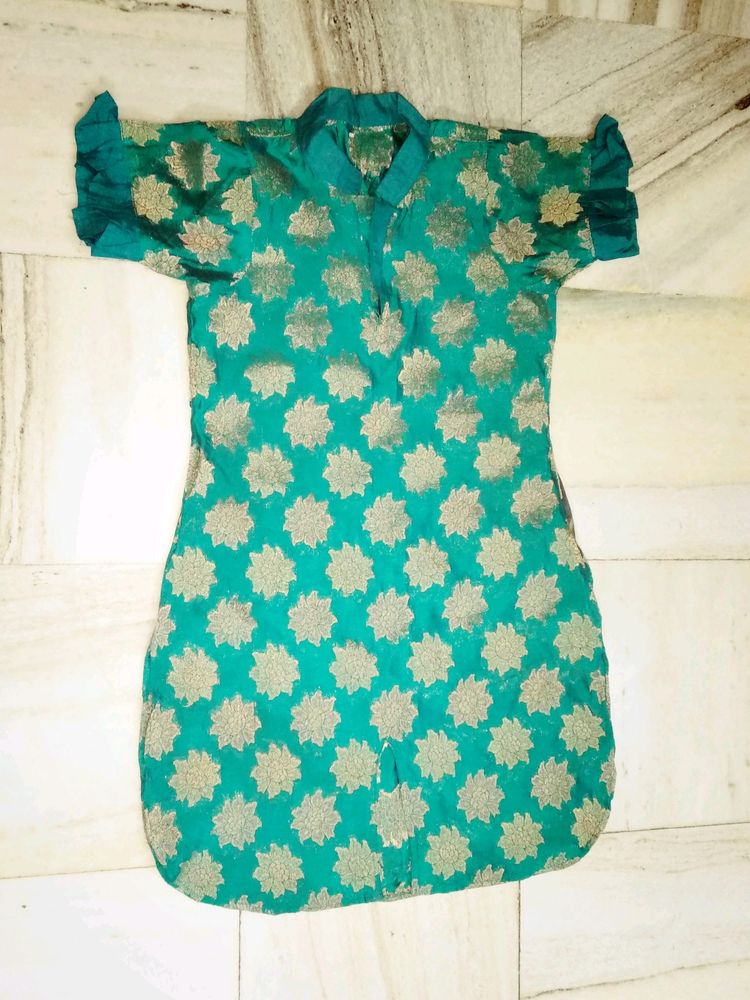 Beautiful Sea Green Golden Flower Kurti! 💚