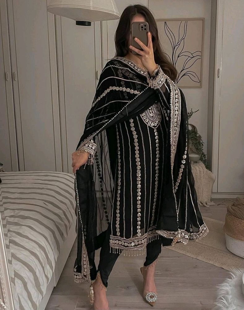 New Standard Pakistani Poshaq Dresses Beautiful Dr