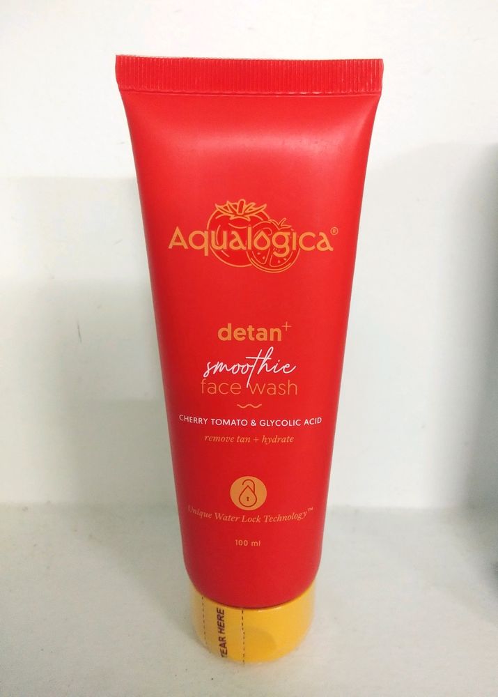 Aqualogica Detan Smoothie Facewash