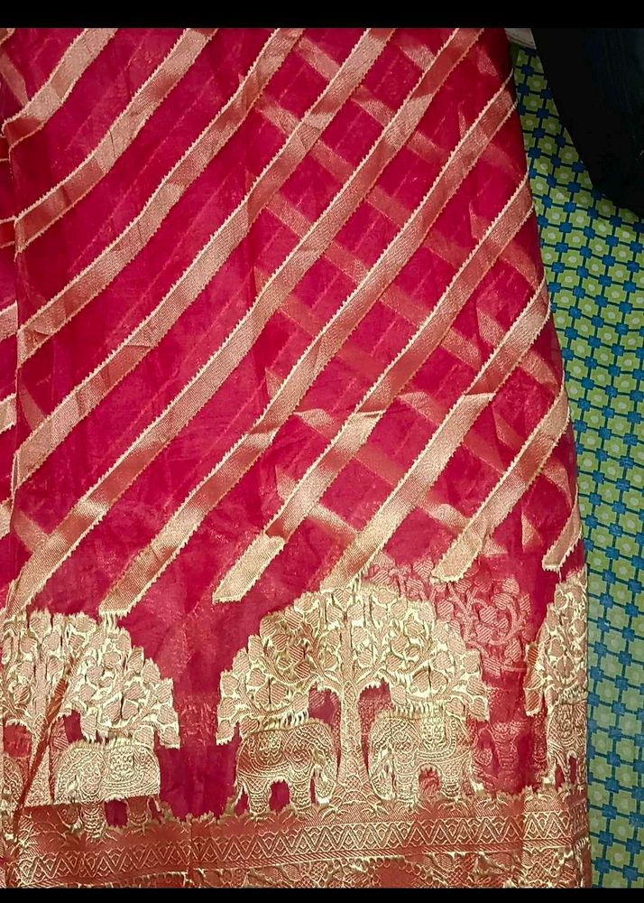 Saree With Blouse For Parties Or Wedding