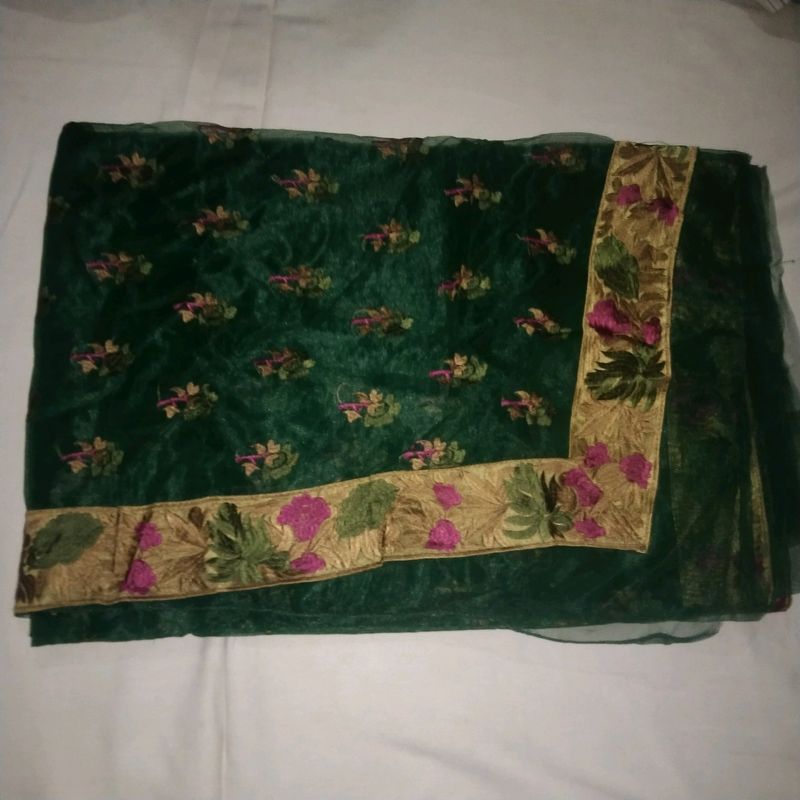 Women Green Colour Ke Sarees