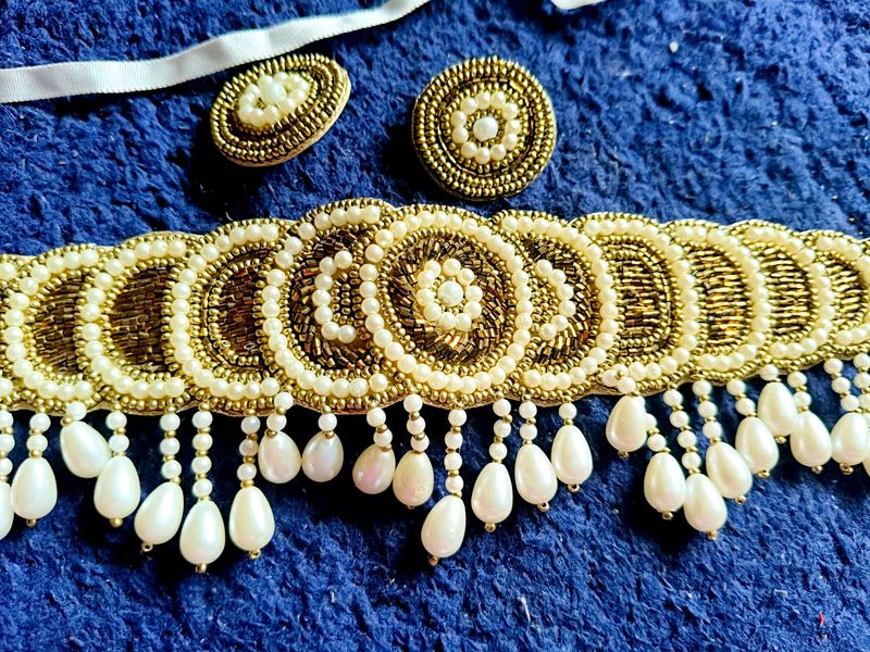 Pearly Gold Beaded Neck Set