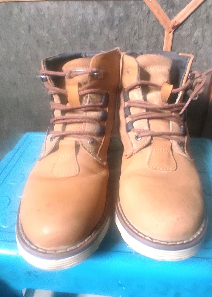 Boots For Boys, Size 35, Small Flaw-see Last Photo